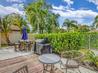 83 Ironwood Way N, Palm Beach Gardens, FL 33418