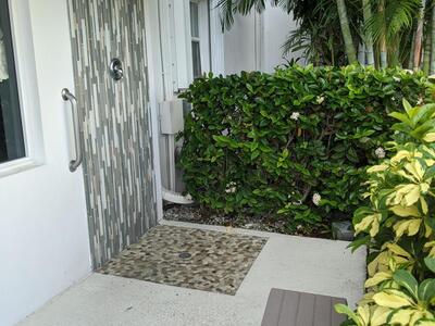 2840 S Ocean Boulevard, Palm Beach, FL 33480