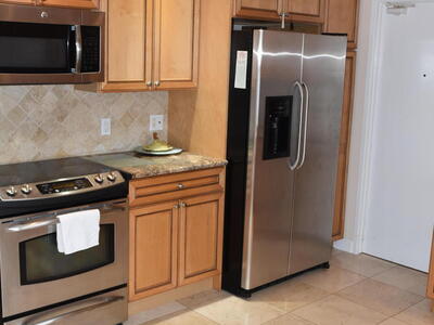 11 Ironwood Way N, Palm Beach Gardens, FL 33418