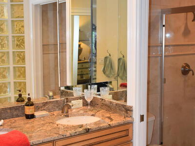 11 Ironwood Way N, Palm Beach Gardens, FL 33418