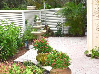 11 Ironwood Way N, Palm Beach Gardens, FL 33418