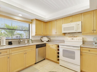 304 Clubhouse Circle, Jupiter, FL 33477