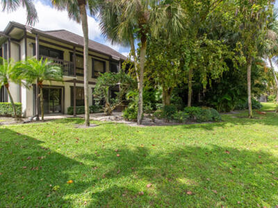 13334 Polo Club Road, Wellington, FL 33414