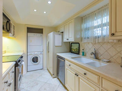 13334 Polo Club Road, Wellington, FL 33414