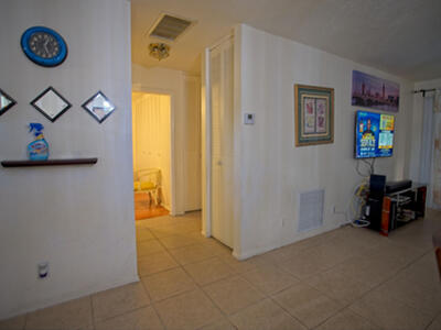 2833 Crosley Drive W, West Palm Beach, FL 33415