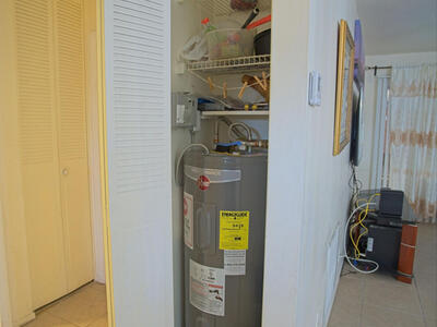 2833 Crosley Drive W, West Palm Beach, FL 33415