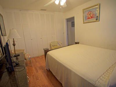 2833 Crosley Drive W, West Palm Beach, FL 33415