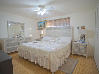 2833 Crosley Drive W, West Palm Beach, FL 33415