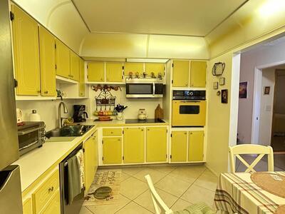 5800 Fernley Drive W, West Palm Beach, FL 33415