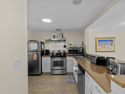300 NE 26th Avenue, Boynton Beach, FL 33435