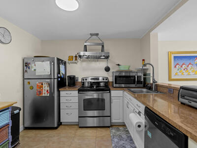 300 NE 26th Avenue, Boynton Beach, FL 33435
