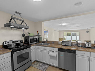 300 NE 26th Avenue, Boynton Beach, FL 33435