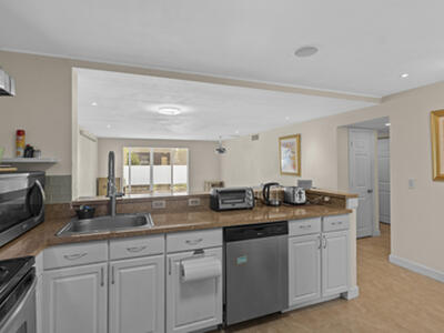 300 NE 26th Avenue, Boynton Beach, FL 33435