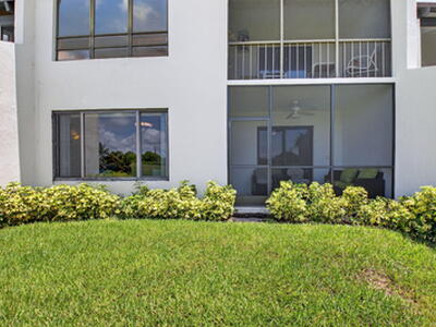 830 Greensward Court, Delray Beach, FL 33445