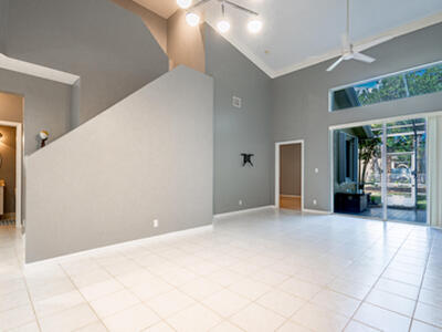 5661 NW 125th Avenue, Parkland, FL 33076