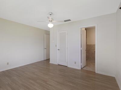 127 E Leisureville Boulevard, Boynton Beach, FL 33426