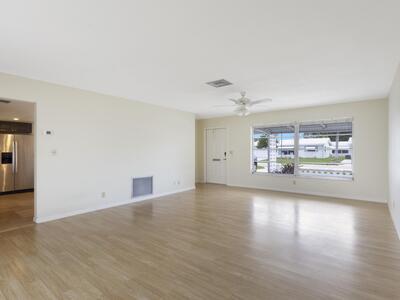 127 E Leisureville Boulevard, Boynton Beach, FL 33426
