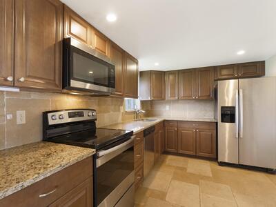 127 E Leisureville Boulevard, Boynton Beach, FL 33426