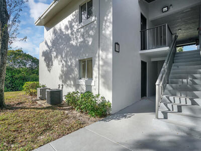 1141 Lake Victoria Drive