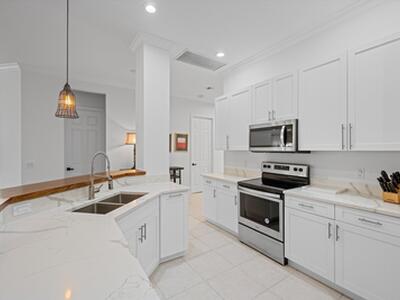 2911 Twin Oaks Way, Wellington, FL 33414