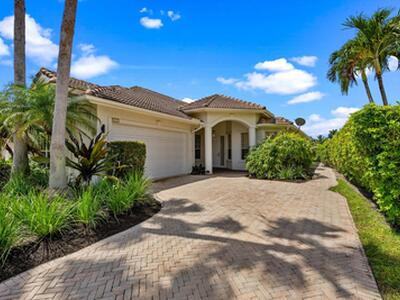 2911 Twin Oaks Way, Wellington, FL 33414