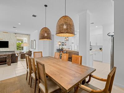 2911 Twin Oaks Way, Wellington, FL 33414