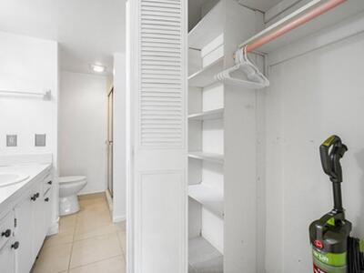 250 NE 20th Street, Boca Raton, FL 33431