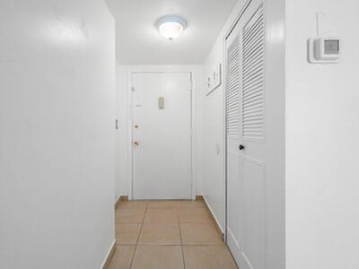 250 NE 20th Street, Boca Raton, FL 33431