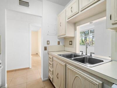 250 NE 20th Street, Boca Raton, FL 33431