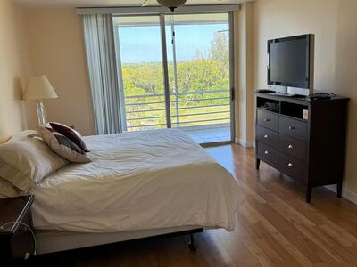 3465 Via Poinciana, Lake Worth, FL 33467