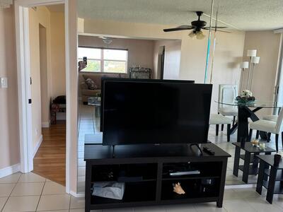 3465 Via Poinciana, Lake Worth, FL 33467