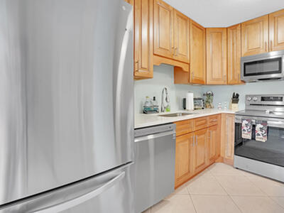 3201 SE Guinevere Lane, Port Saint Lucie, FL 34952