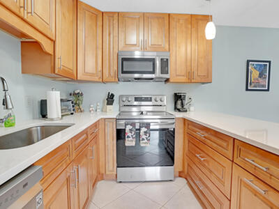 3201 SE Guinevere Lane, Port Saint Lucie, FL 34952