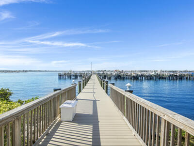 1600 NE Dixie Highway, Jensen Beach, FL 34957