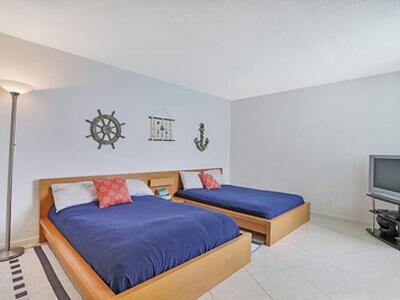 5420 N Ocean Drive, Singer Island, FL 33404