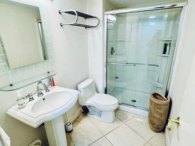 5420 N Ocean Drive, Singer Island, FL 33404