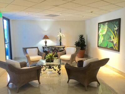 5420 N Ocean Drive, Singer Island, FL 33404