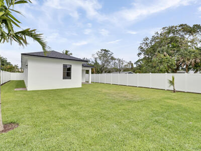 17780 Thelma Avenue, Jupiter, FL 33458
