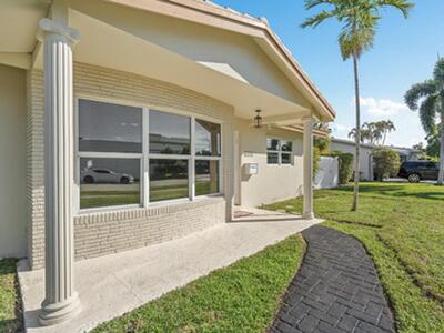 5040 NE 22nd Avenue, Lighthouse Point, FL 33064