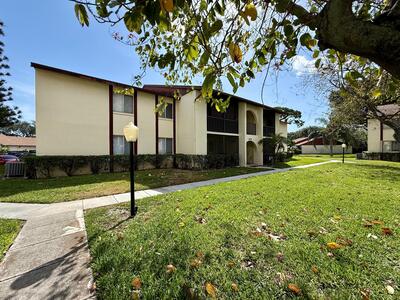 4933 Sable Pine Circle, West Palm Beach, FL 33417