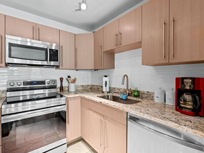 3725 S Olive Ave, West Palm Beach, FL 33405