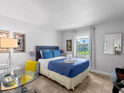 3725 S Olive Ave, West Palm Beach, FL 33405