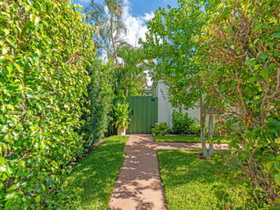 3725 S Olive Ave, West Palm Beach, FL 33405