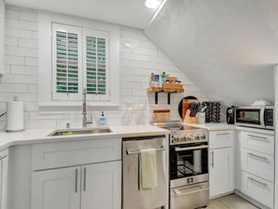237 Dyer Road, West Palm Beach, FL 33405