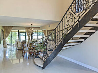 253 Old Meadow Way, Palm Beach Gardens, FL 33418