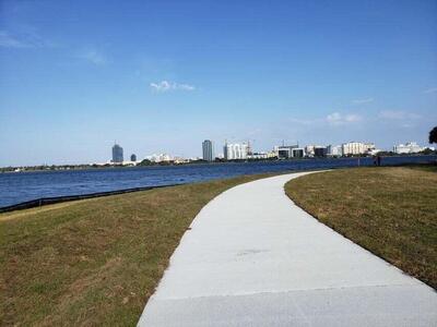 616 Executive Center Drive, West Palm Beach, FL 33401