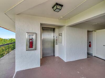 2871 N Ocean Boulevard, Boca Raton, FL 33431