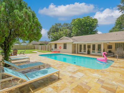 166 Old Country Road S