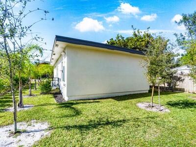 4400 Greenwood Avenue, West Palm Beach, FL 33407