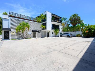 249 Peruvian Avenue